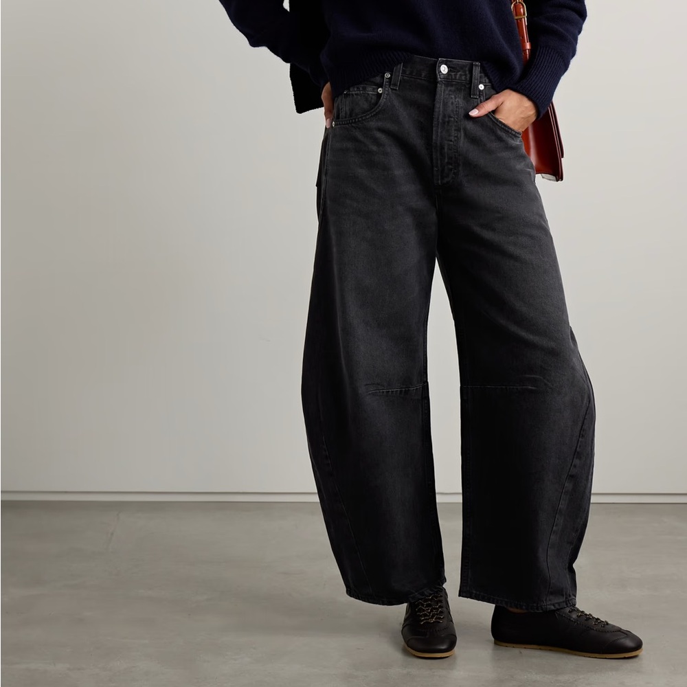 Citizens of humanity horseshoe barrel leg jeans in black 27